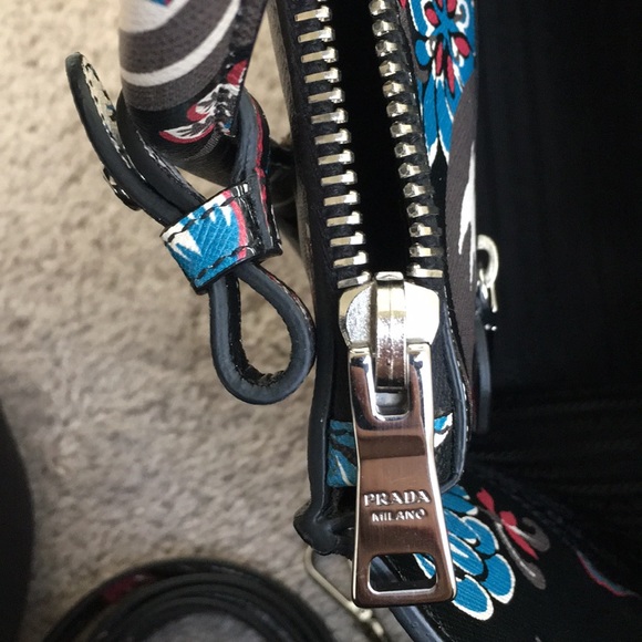 Prada Floral Tote - Picture 4 of 8